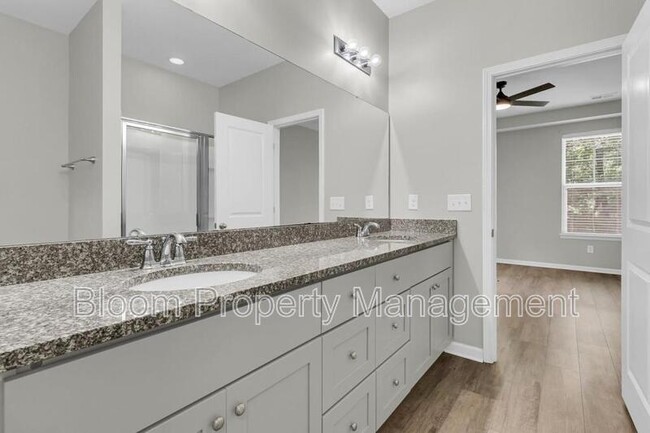 Building Photo - 4995 Hay Bale Ct