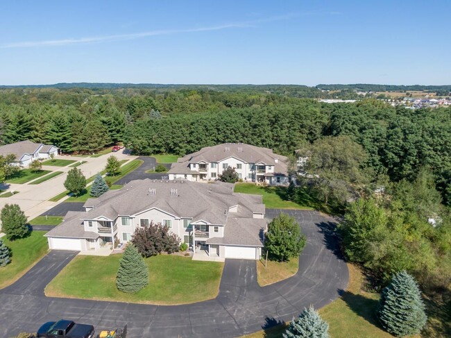 Stoneridge Condo-Style Apartments - 325 Henry Dr