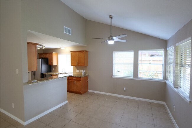 Building Photo - 915 Comstock Springs Dr