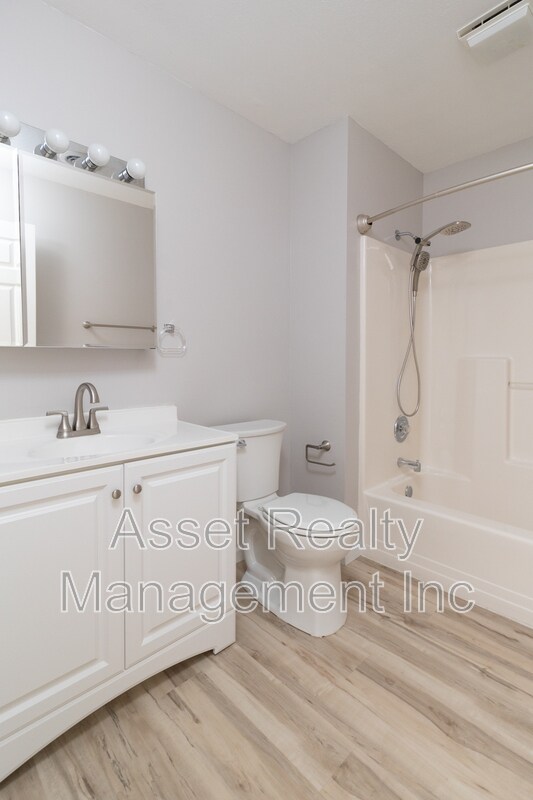 Building Photo - 10432 Fantasy Way