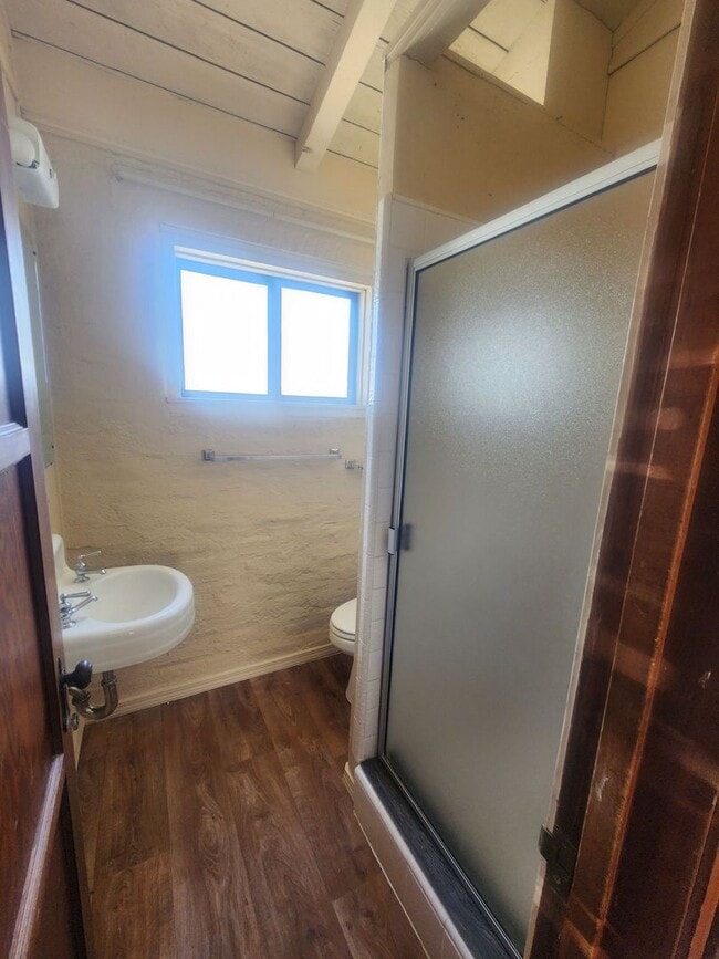 Building Photo - Charming One Bedroom Cottage COMING THIS A...