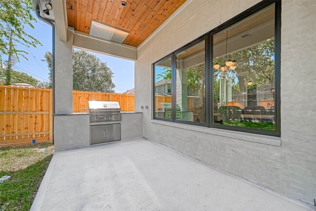 Building Photo - 1506 W 43rd St