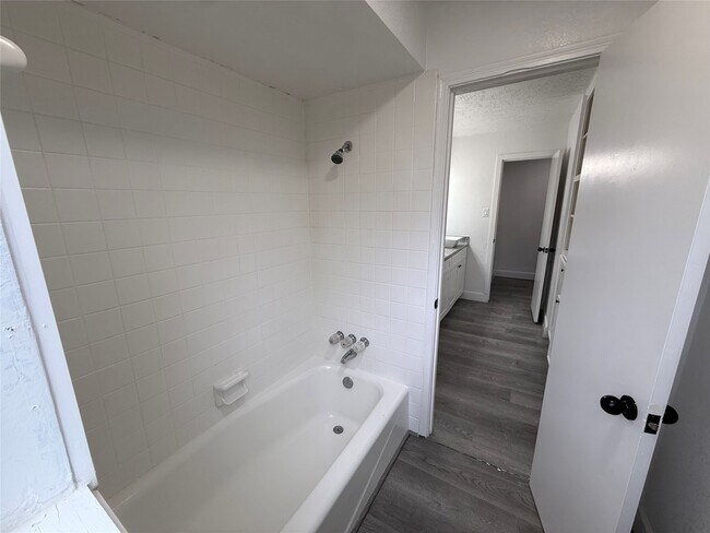 Building Photo - 1111 Caspian Ln