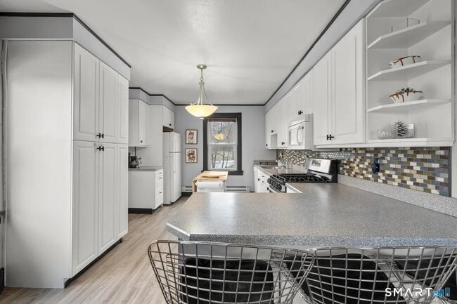 Building Photo - 93 Seaside Ave