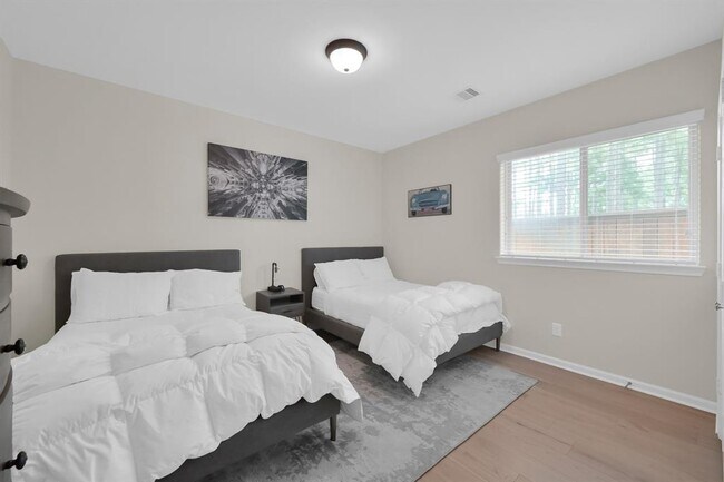 Building Photo - 66 N Whistling Swan Pl