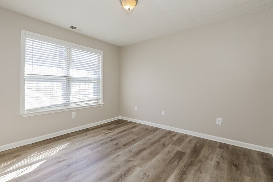Building Photo - 420 Bramante Cir SW