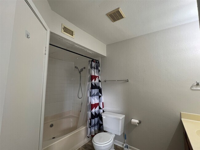 Building Photo - 7901 Cambridge St