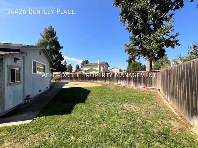 Building Photo - 34426 Bentley Pl