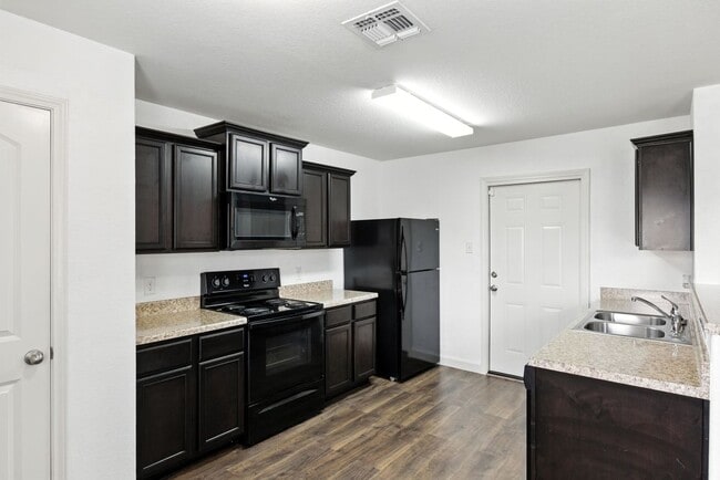 Building Photo - 6031 Southern Vis