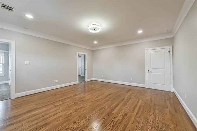 Building Photo - 1317 Chantilly Ln
