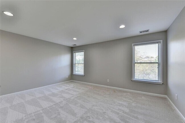 Building Photo - 4805 Shelbourne Dr