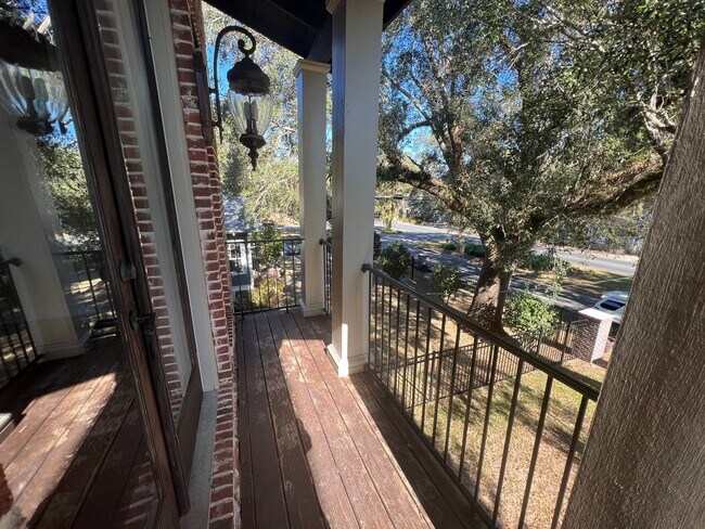 Building Photo - 1330 N Duval St