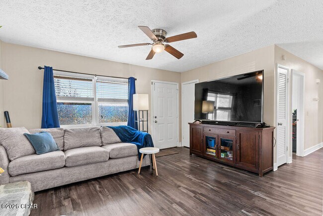 Building Photo - 808 Forestdale Ave