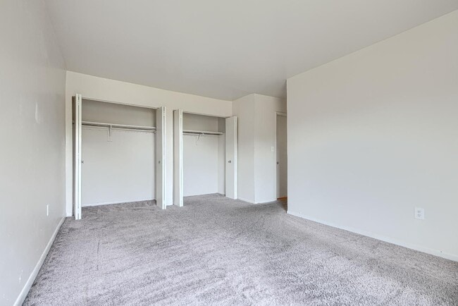 Building Photo - 14 Mountbatten Ct