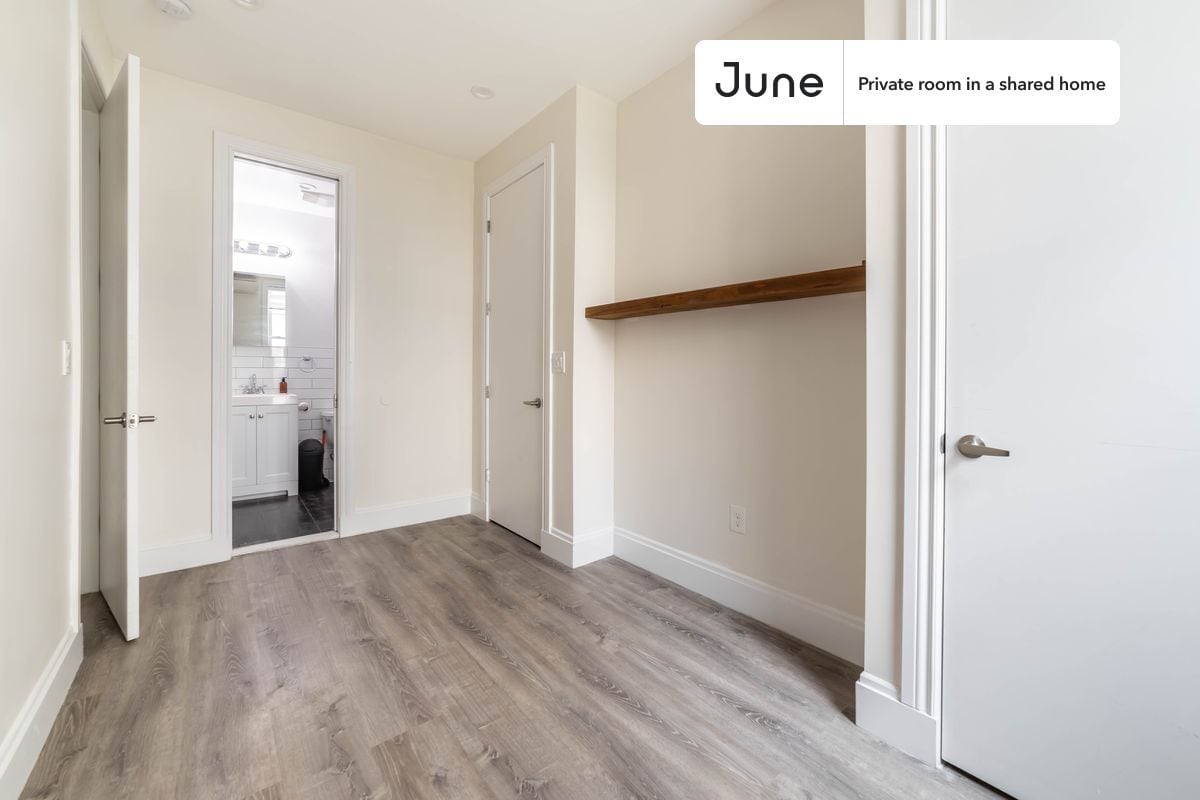 Building Photo - Room in Shared 2 bed/1 bath home in Greenpoint
