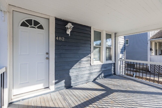 Building Photo - 2-Bedroom Home with Flexible Bonus Room Near Downtown Columbus