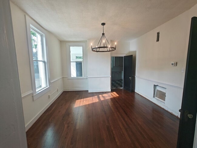 Building Photo - 3 bedroom home at Garland and S Sheppard