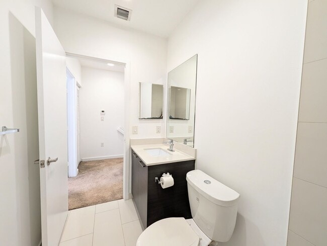 Building Photo - Gorgeous 2BR/2.5BA Townhouse in Gated Community – Lauderhill