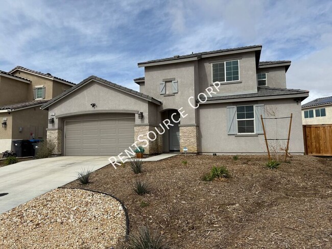 Building Photo - 4 Bedrooms/3 Bathrooms Two Story Home for ...