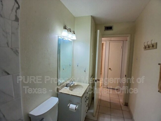 Building Photo - 4701 Prinston Dr