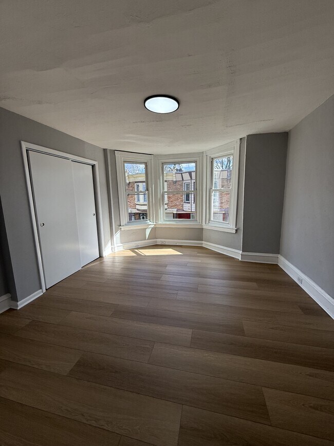 Building Photo - 5514 Crowson St