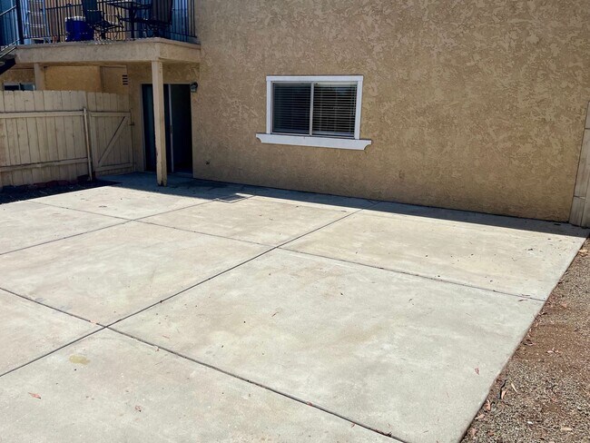 Building Photo - Remodeled 3 Bed/ 2 Bath Clairemont Mesa