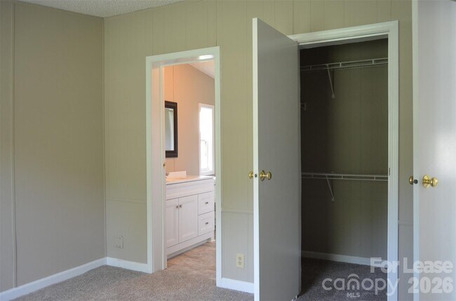 Building Photo - 7167 Long Island Rd