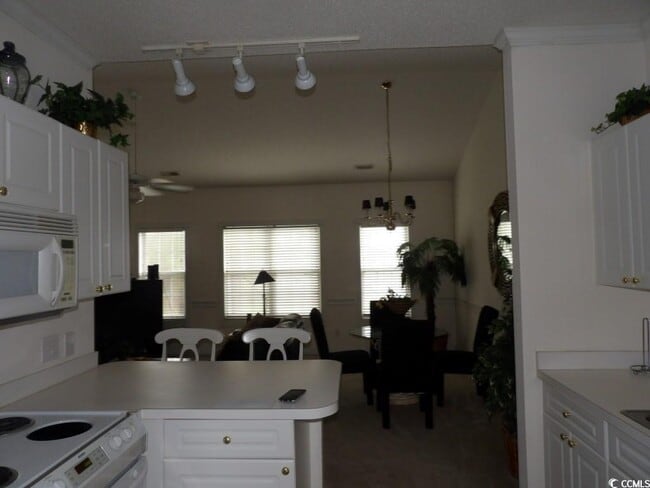 Building Photo - 4149 Hibiscus Dr