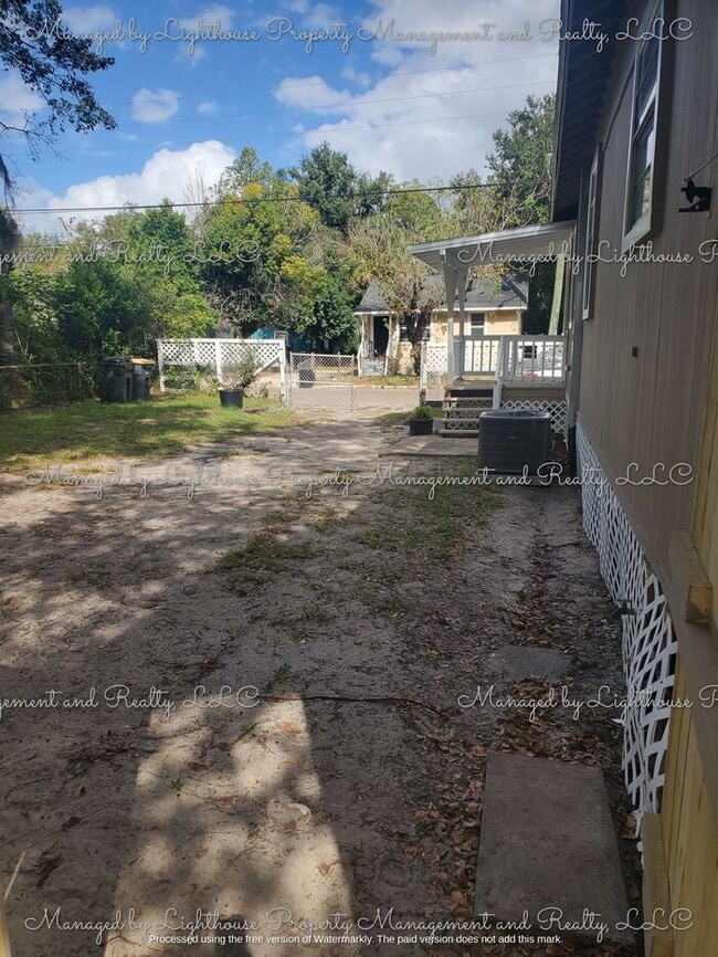 Building Photo - 2 Bedroom / 2 Bathroom Home in Historic Springfield ? Huge Fenced Yard