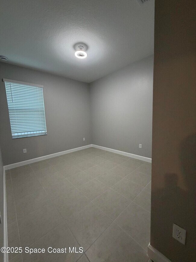 Building Photo - 1919 Croft Inlt Dr NW