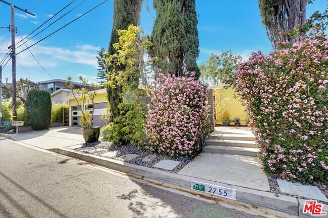 Building Photo - 2755 Carmar Dr