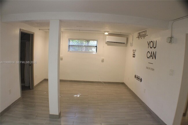 Building Photo - 1411 SW 24th Ct