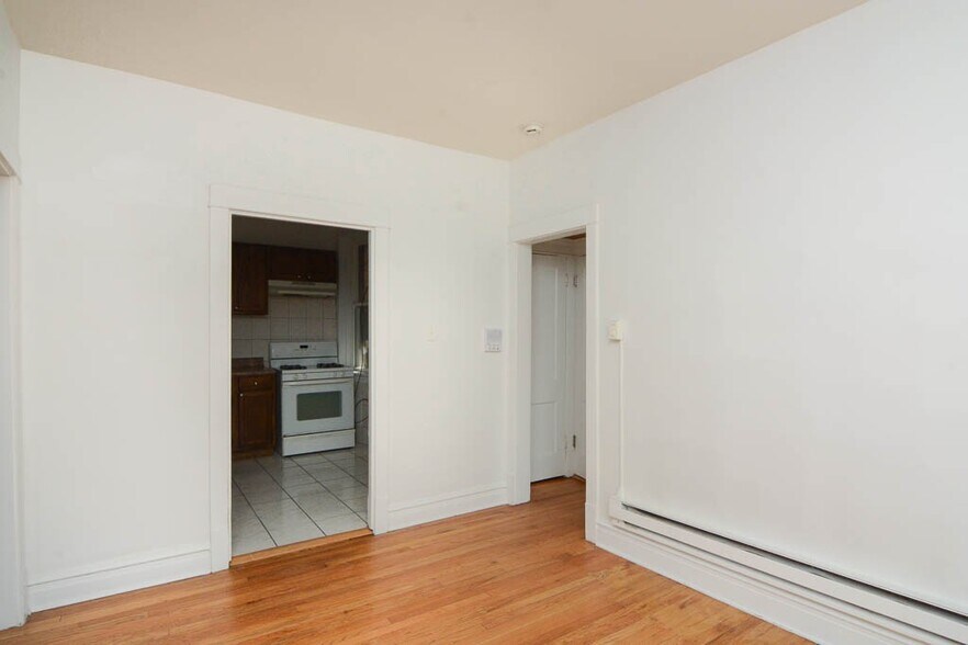 Building Photo - 2921 W George St