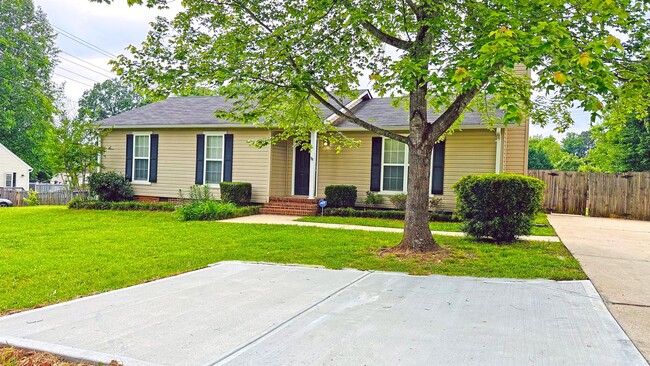 Building Photo - 108 Blacks Dr