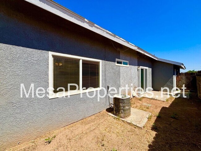 Building Photo - 16461 Spruce St