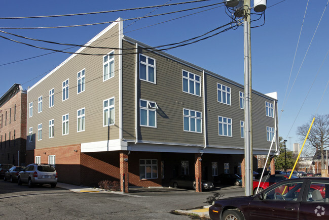 Building Photo - Old Manchester Plaza