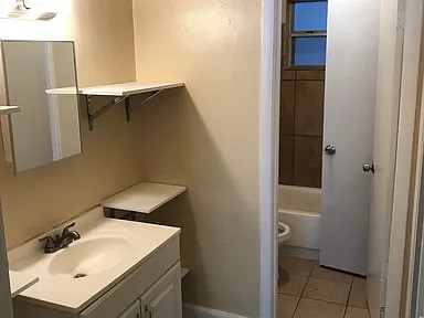 Building Photo - 13725 NE 3rd Ct