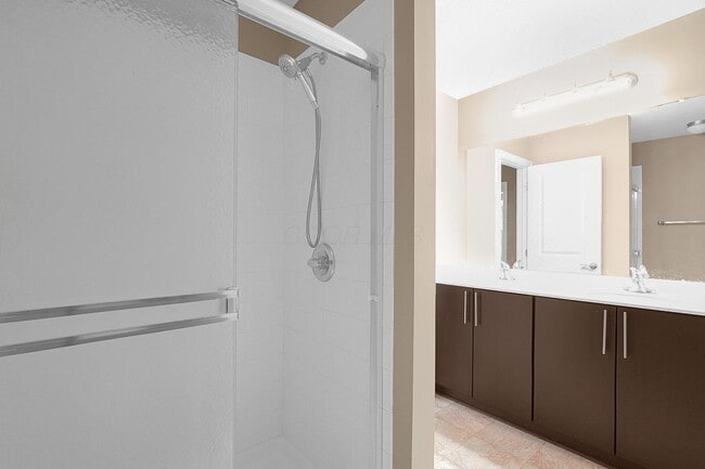 Building Photo - 5527 Albany Terrace Way