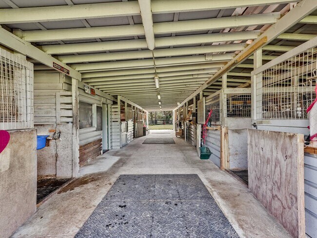 Building Photo - 1350 C Rd