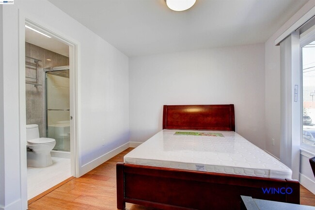 Building Photo - 263 Ralston St