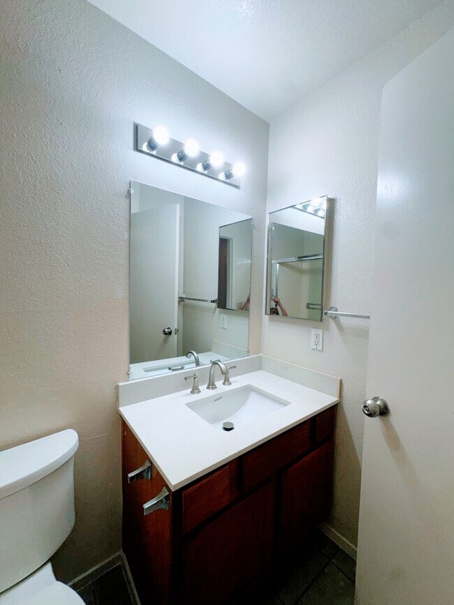 Building Photo - 5141 Bassett Way