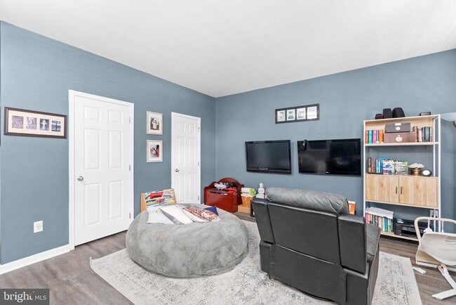Building Photo - 449 Wistar Pl