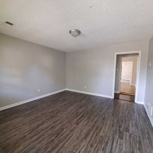 Building Photo - 2717 Carnes Ave