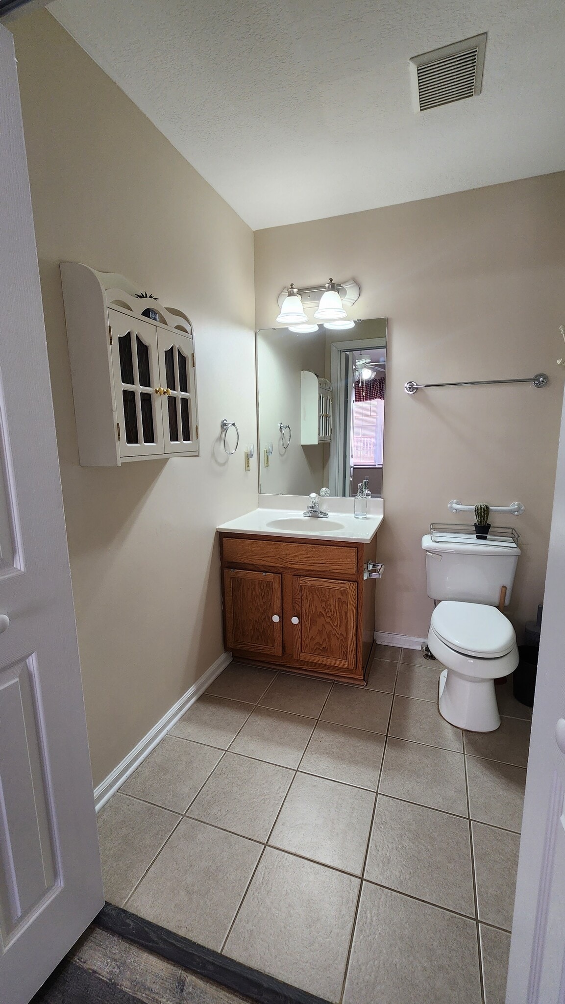 master bath - 833 Plantation Dr