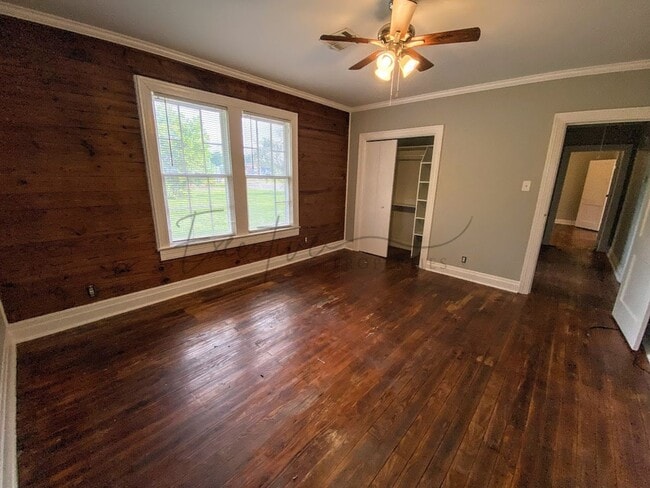 Building Photo - 2-Bedroom House with Bonus Space Near Downtown Lake Charles
