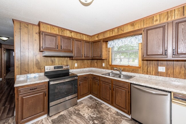 Building Photo - 2317 Piney Grove Church Rd