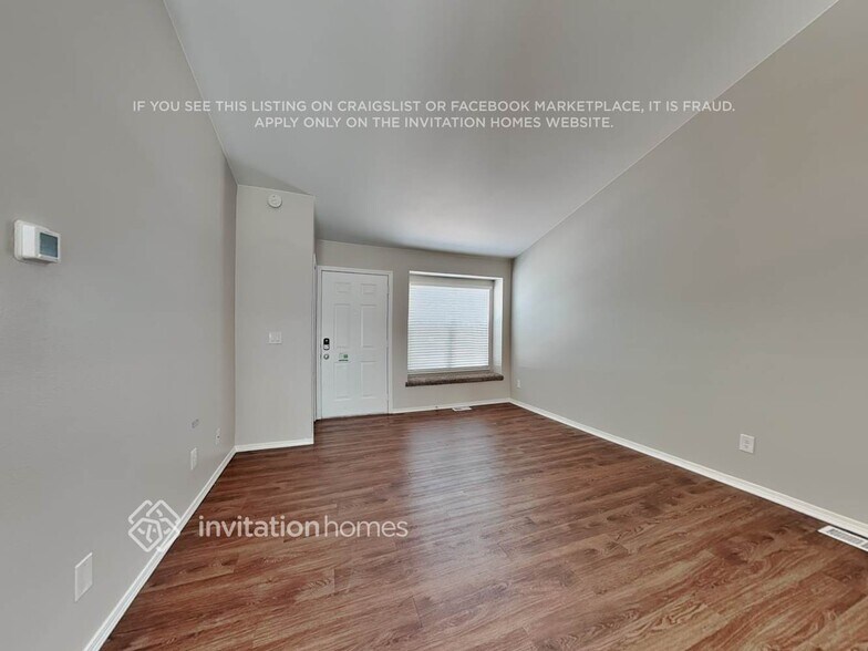 Building Photo - 5175 Paradox Dr