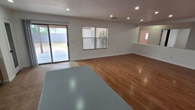 Building Photo - 15537 W Gelding Dr