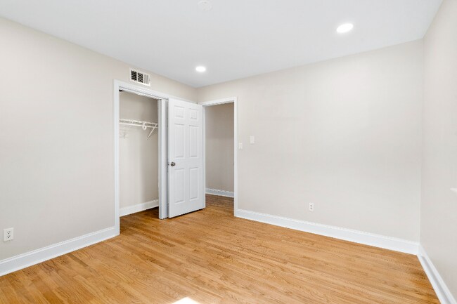Building Photo - 500 Apple Ave