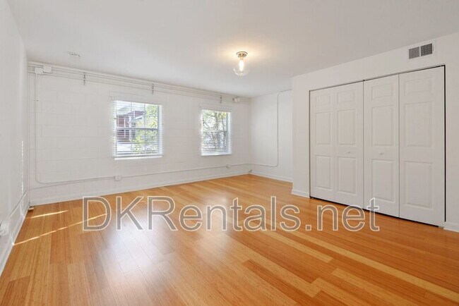 Building Photo - 1448 Iverson St NE